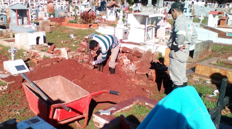 Contra el desentierro compulsivo de la Municipalidad, vecinos autoconvocados harán una sentada informativa Contra el desentierro compulsivo de la Municipalidad, vecinos autoconvocados harán una sentada informativa