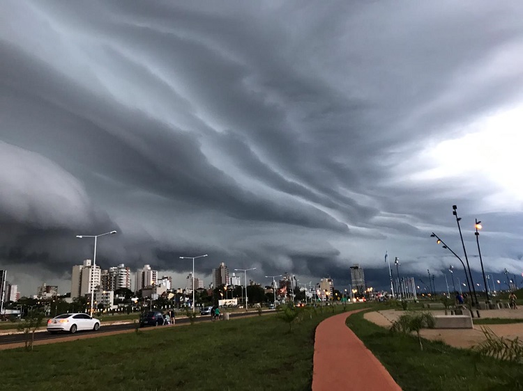 Alerta Misiones: "Severa tormenta eléctrica con granizo, se recomienda no salir esta noche"