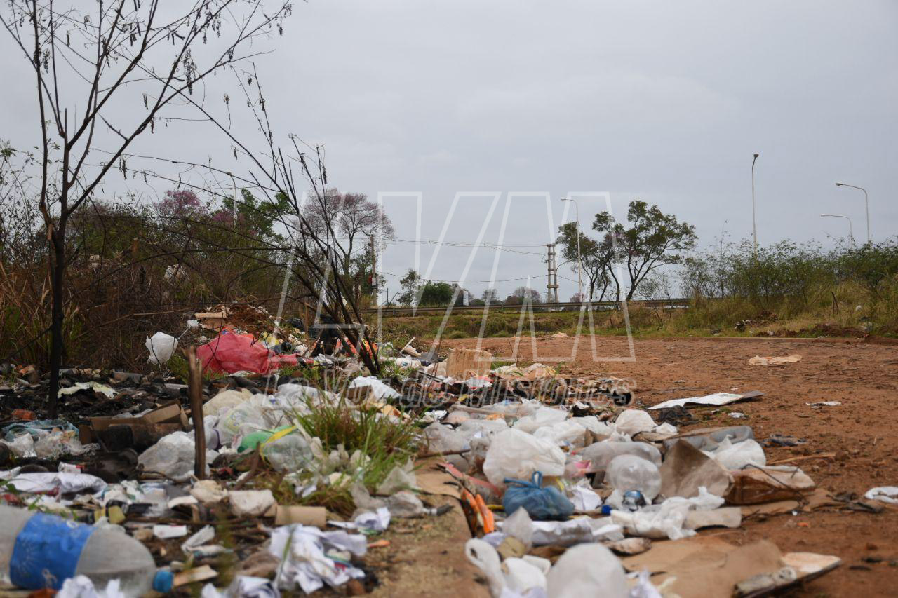 Se multiplican los microbasurales en el acceso sur de Posadas