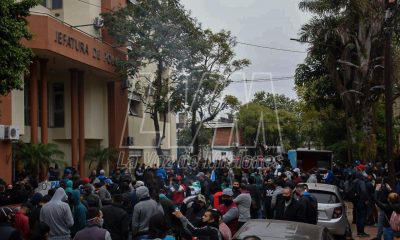 Policías y gobierno se sientan a la mesa el miércoles para discutir salarios