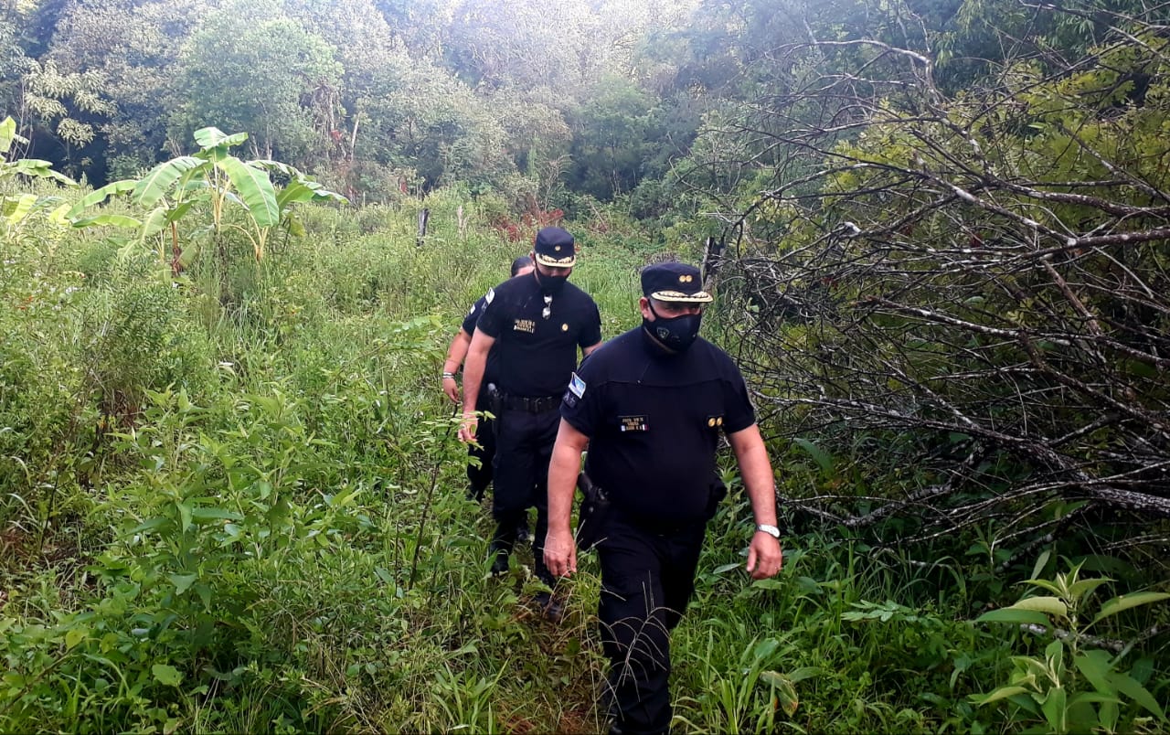 El bebé hallado enterrado murió de un fuerte golpe en la cabeza