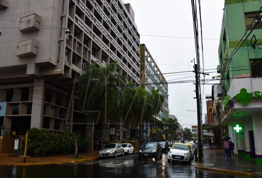 Por la mañana continúan las lluvias y el tiempo mejora por la tarde