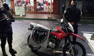 Robaron su moto, la recuperó pero la policía no bajó la captura y lo detuvo