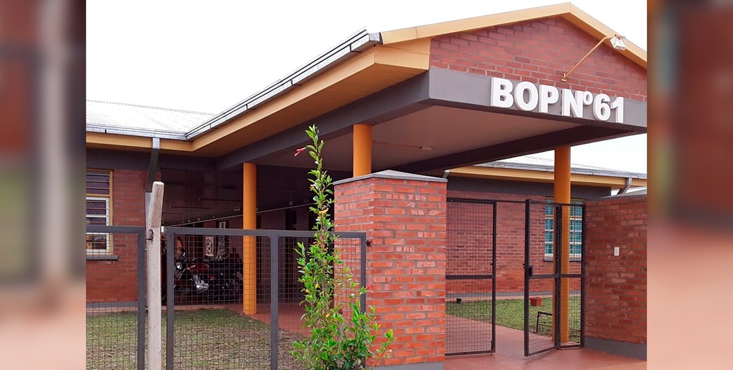 Denuncian a docente del B O P N 61 por acosar a una alumna por WhatsApp