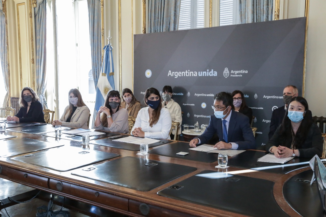 Huawei y el Centro de Géneros en Tecnología ofrecerán 600 becas para mujeres en Argentina