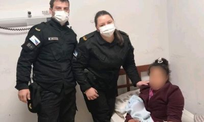 Policías de San Pedro ayudaron a una mujer a dar a luz en su vivienda