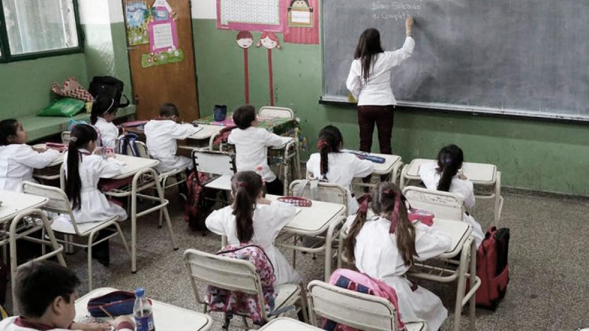 Escuelas del país reducen el distanciamiento, pero Misiones mantiene las  burbujas