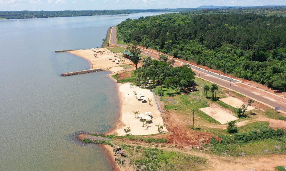 Yacyretá avanza con nuevas obras en la playa El Puma de Candelaria