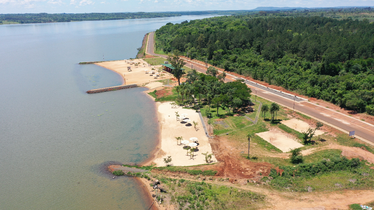 Yacyretá avanza con nuevas obras en la playa El Puma de Candelaria