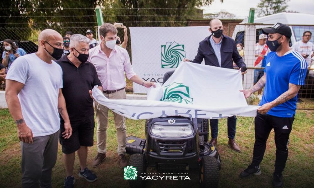Yacyretá entregó maquinaria y equipamientos al Club Deportivo El Brete