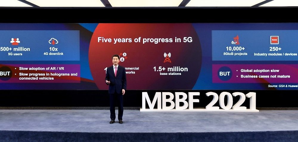 El presidente rotatorio de Huawei, Ken Hu, hace un llamado a la industria de las TIC para que colabore en la siguiente fase del desarrollo del 5G