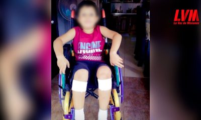 Golpearon a su hijo en la escuela y vende pan casero para estudios médicos