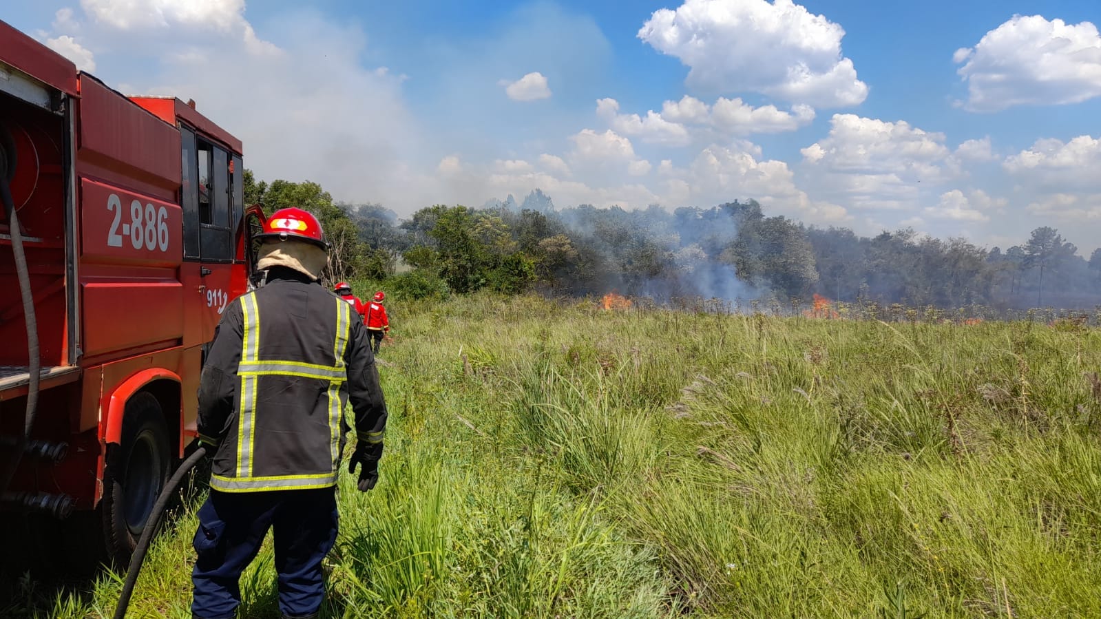 Misiones: combaten 100 incendios en una semana y reiteran prohibición de quema