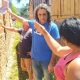 Familias del barrio San Lucas cercadas por el muro que construyó un vecino y les impide transitar