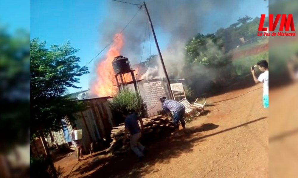 San Pedro: mamá e hija quedaron en la calle tras el incendio de su vivienda