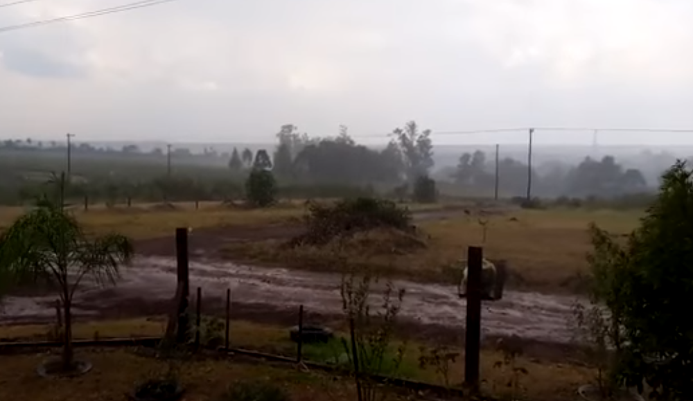 Fuertes tormentas y granizos aplacaron ola de calor en el interior de Misiones