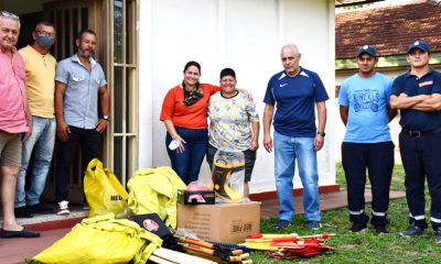 Yacyretá continúa brindando apoyo a los bomberos de Corrientes que combaten los incendios que azotan la provincia