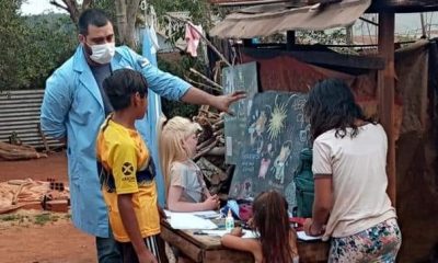 Inició escuela ambulante en basural y hoy asiste a chicos de Misiones