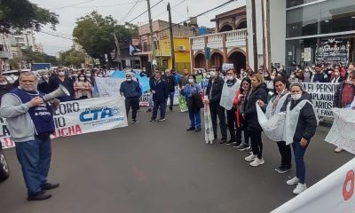 Trabajadores de salud reclamaron mejoras salariales frente al Ministerio