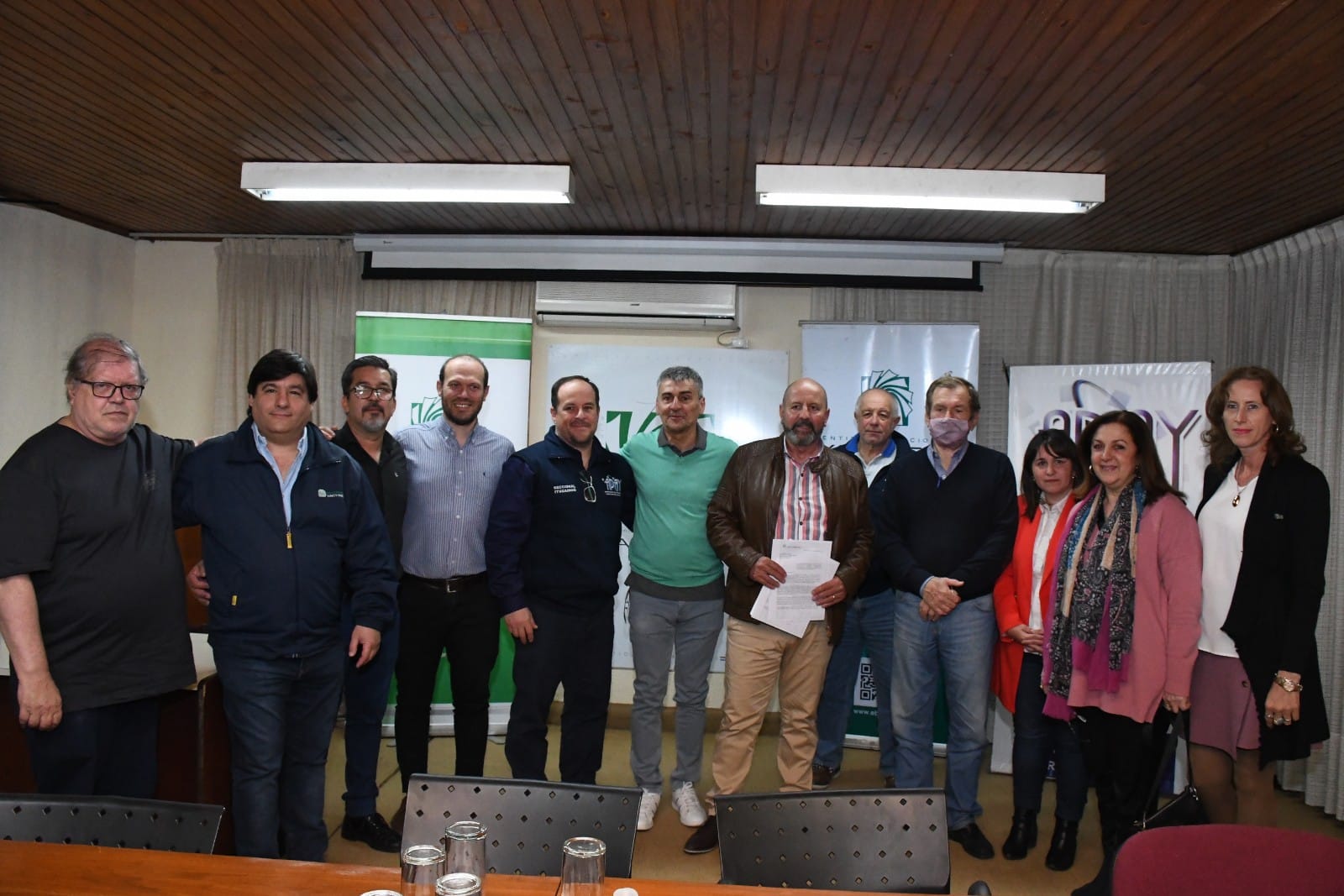 Se concreta la firma del Convenio Colectivo de Trabajo entre autoridades de la EBY y la Asociación Personal Argentino de Yacyretá
