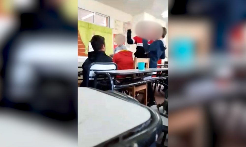 Se graban haciendo bullying a compañero en escuela de Eldorado