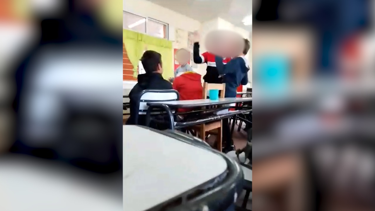 Se graban haciendo bullying a compañero en escuela de Eldorado