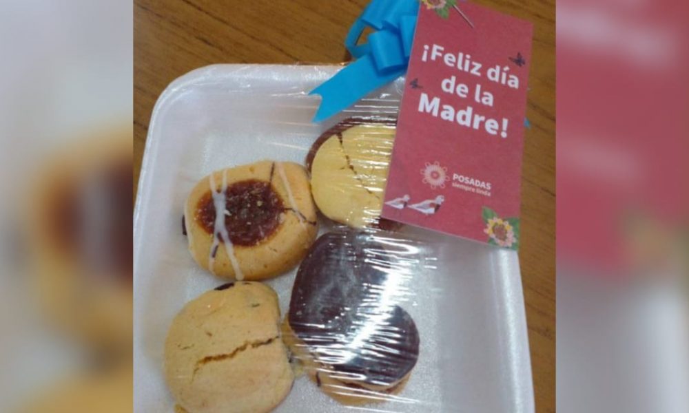 Municipales recibieron cuatro galletitas de regalo por el Día de la Madre