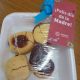 Municipales recibieron cuatro galletitas de regalo por el Día de la Madre