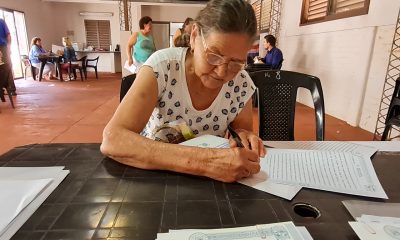 EBY realizó la firma de escrituras en barrio San Isidro