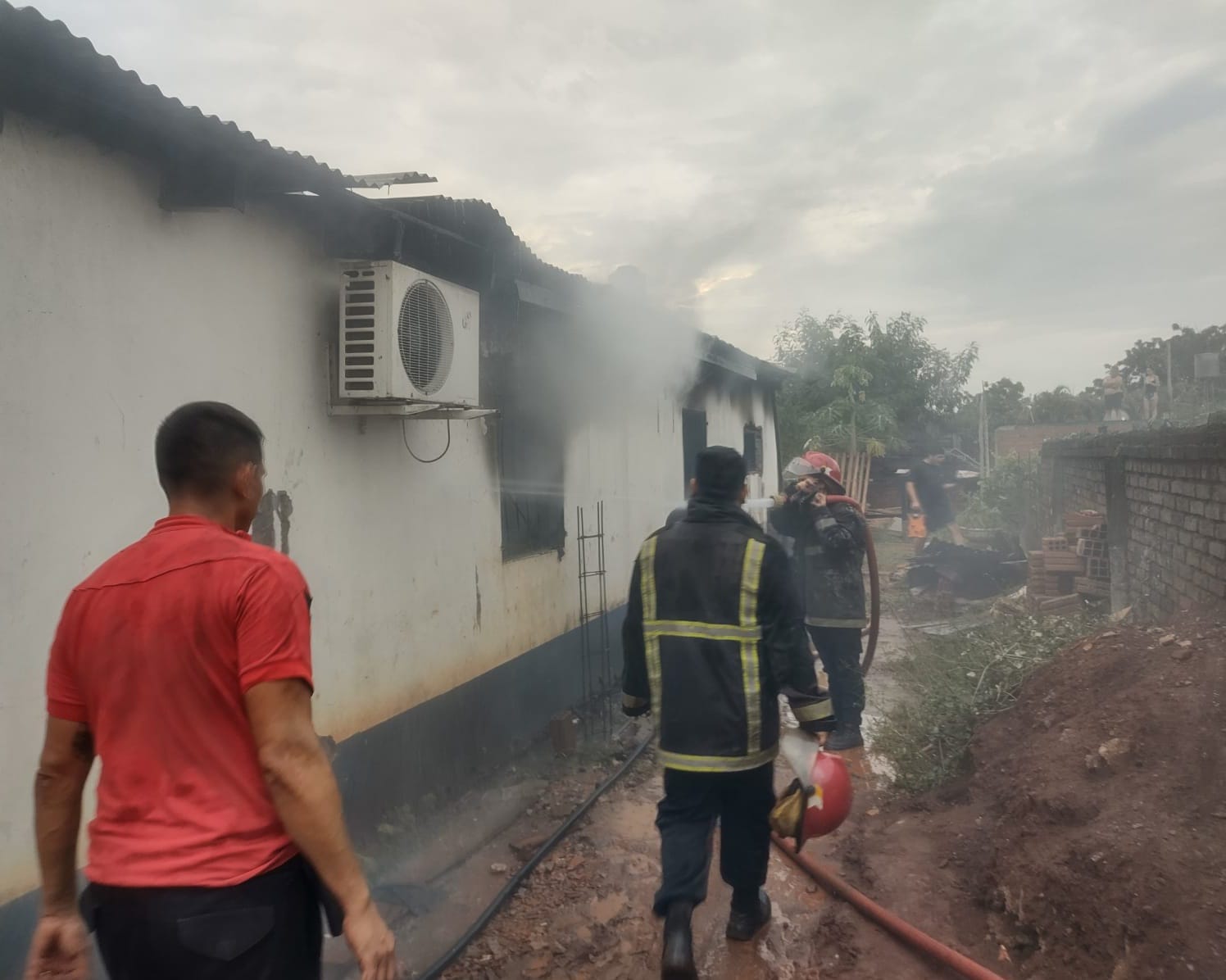 incendiar la casa