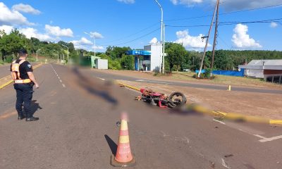 Iba en moto por ruta costera 2 y lo atropelló un camión que venía por la 221