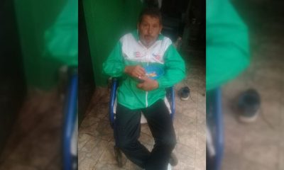 Dormía en la calle y una vendedora lo alojó en su casa