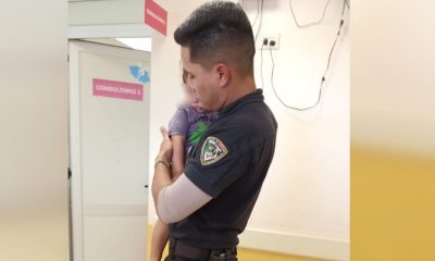 Policías salvaron a niño de 2 años con maniobras de RCP 