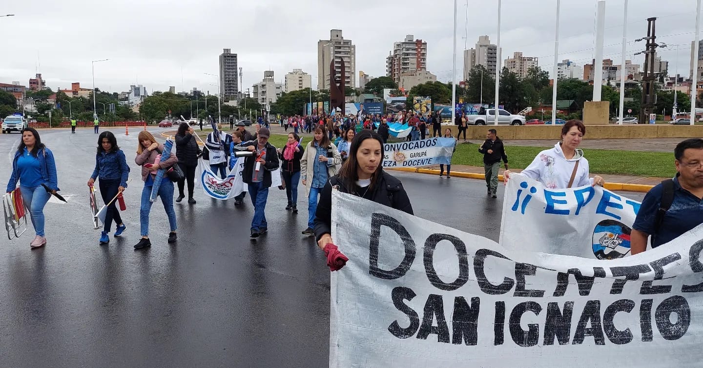 Docentes del FTEL continuarán el paro desde mañana hasta el jueves