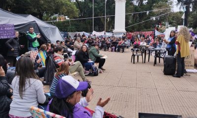 Docentes continúan de paro a la espera de la mesa de diálogo con el gobierno