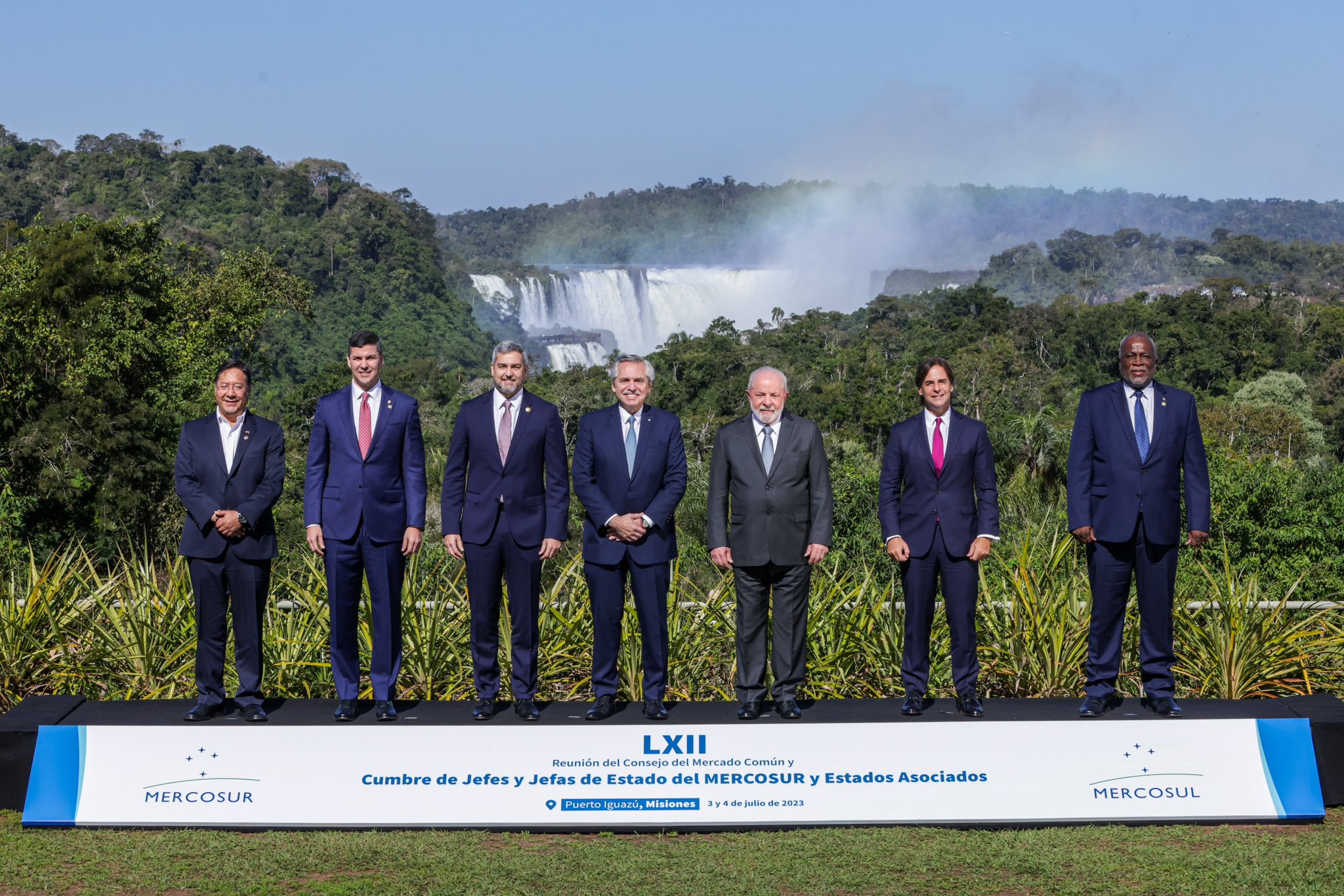Cumbre en Puerto Iguazú: Alberto pasó la presidencia del Mercosur a Lula - La Voz de Misiones