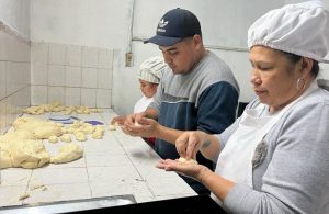 Economía popular: trabajadoras crearon "Dulces Pasteles", panadería que crece