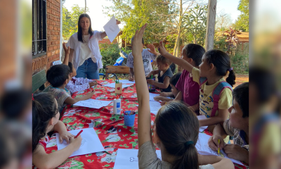 Estudiantes se unieron y dan clases a niños en merenderos de Posadas