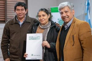 Yacyretá y la AABE entregaron los títulos de propiedad a 49 familias de Posadas