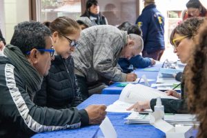 Yacyretá y la AABE entregaron los títulos de propiedad a 49 familias de Posadas