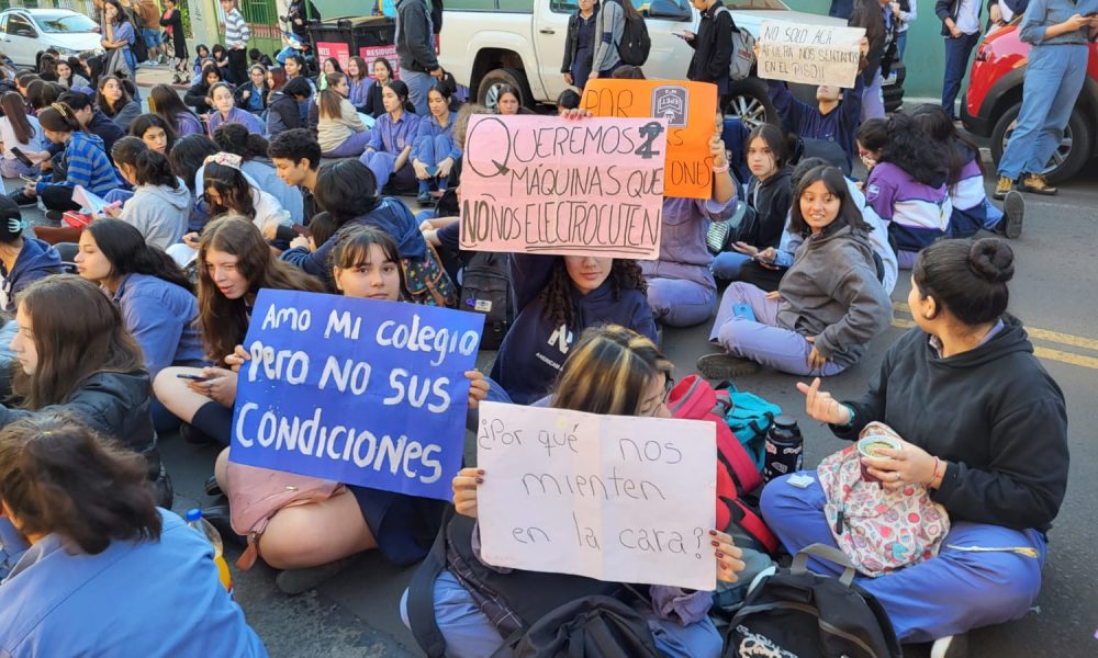 Educación prometió obras en la Epet 2: "Si no cumplen, haremos otra sentada"