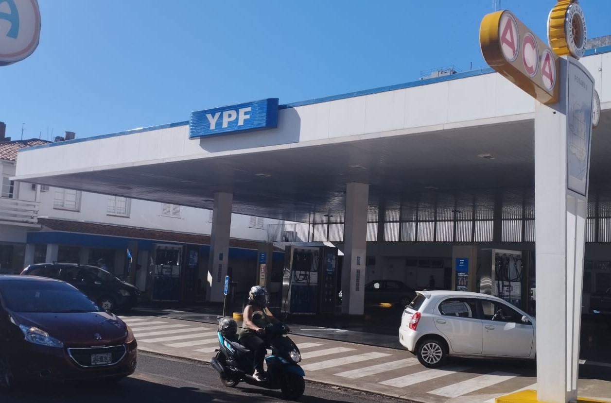 Aumentaron los combustibles: la nafta súper cuesta $659 en YPF de Posadas