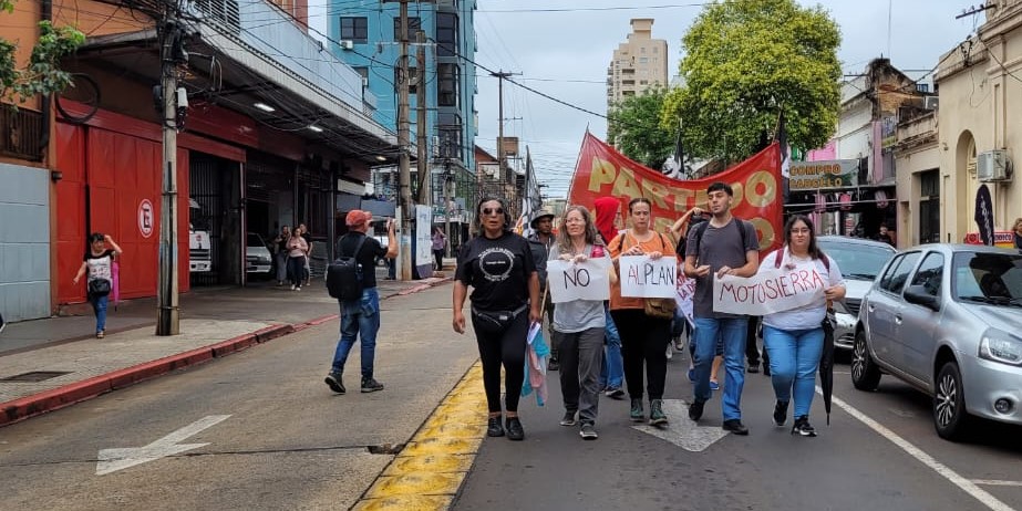 El Partido Obrero marchó en Posadas: "No al plan motosierra contra el pueblo"