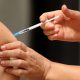 Salud pública vacunará gratis contra el dengue con turnos por Alegramed