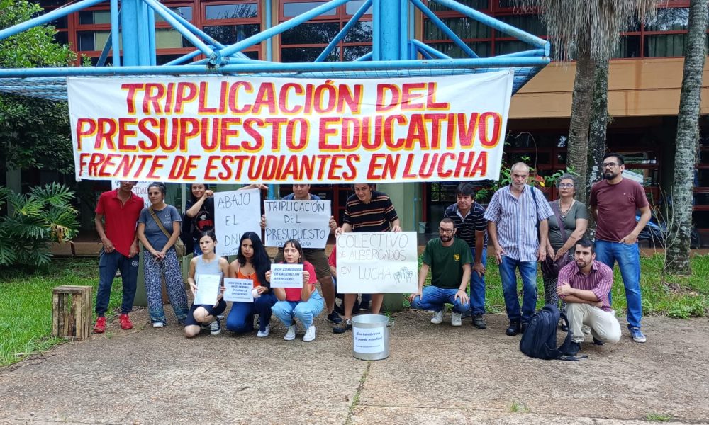 Sentada en campus de la Unam: “Queremos certezas sobre el comedor y las becas”