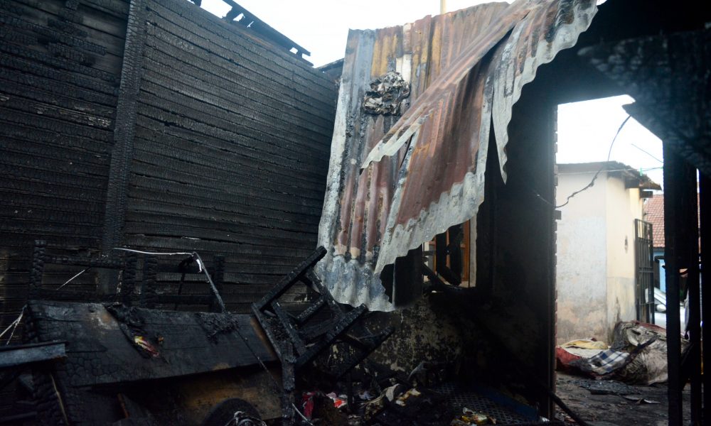 Hamburguesero posadeño perdió todo en el incendio de su casa y pide ayuda