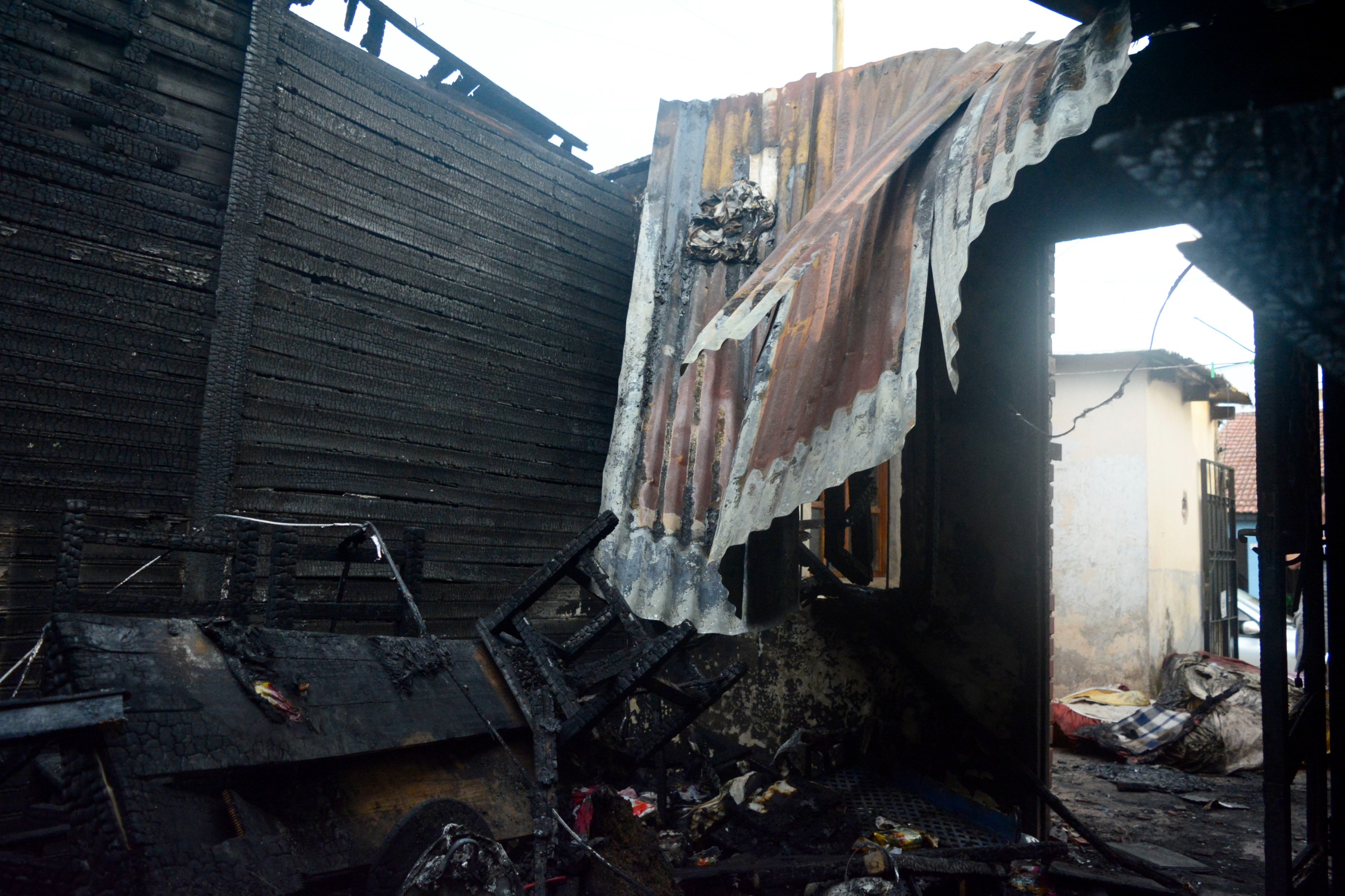 Hamburguesero posadeño perdió todo en el incendio de su casa y pide ayuda