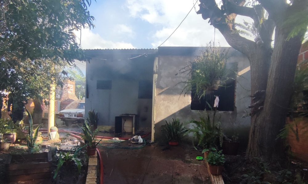Cruzada solidaria para ayudar a vecina que perdió todo en incendio de su casa
