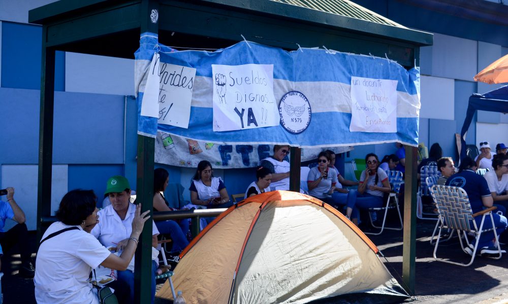 Docentes a juicio el 15 de octubre por desobediencia en protesta de 2024