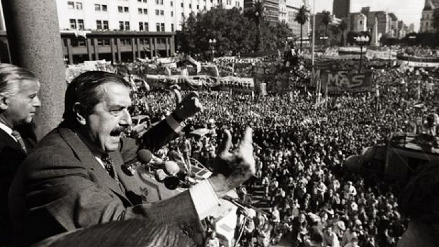 A 38 años de la Pascua alfonsinista: “La casa está en orden” 8 Alfonsín